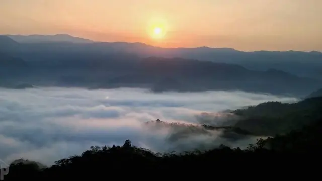 Gunung Luhur di Banten dengan panoramanya