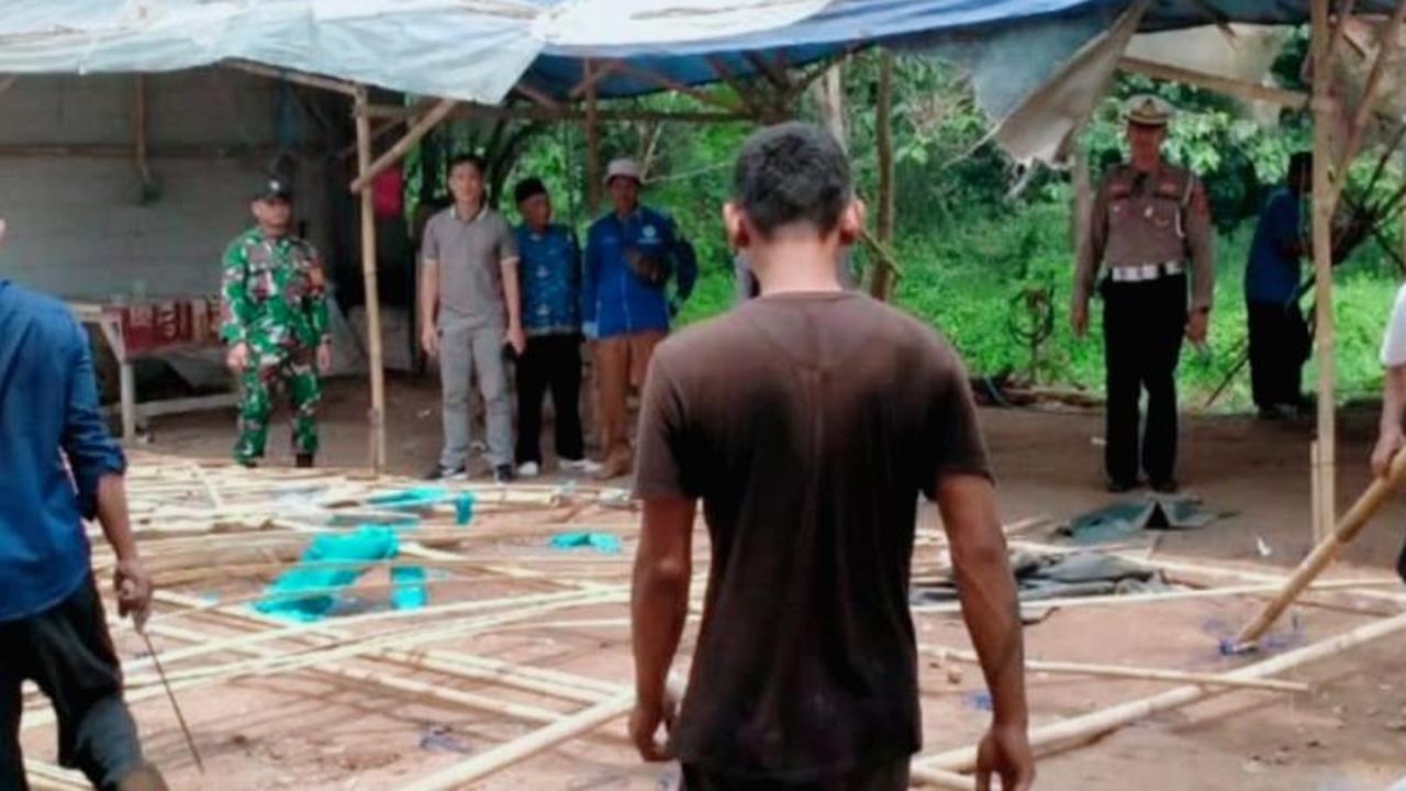 Tiga Kali Digerebek, Arena Judi Sabung Ayam Karawang Akhirnya Dibongkar Warga dan Polisi