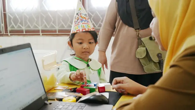 Cek Kesehatan Gratis atau Pemeriksaan Kesehatan Gratis pada Anak di Puskesmas Jagir, Surabaya. Dicek juga Perkembangan Anak (Foto: Dok Kemenkes)