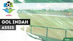 Berita video Diego Assis seolah membuktikan dirinya bisa cetak gol indah dan tidak kontroversial saat Persela Lamongan bermain imbang 1-1 melawan Barito Putera pada pekan ke-10 Gojek Liga 1 2018 bersama Bukalapak, Kamis (24/5/2018).
