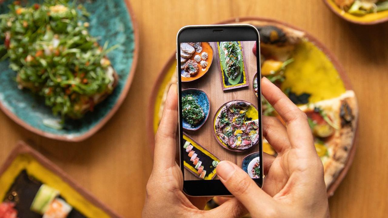 Viral Food Vlogger Review Warung Makan, Berujung Pemilik Marah-marah