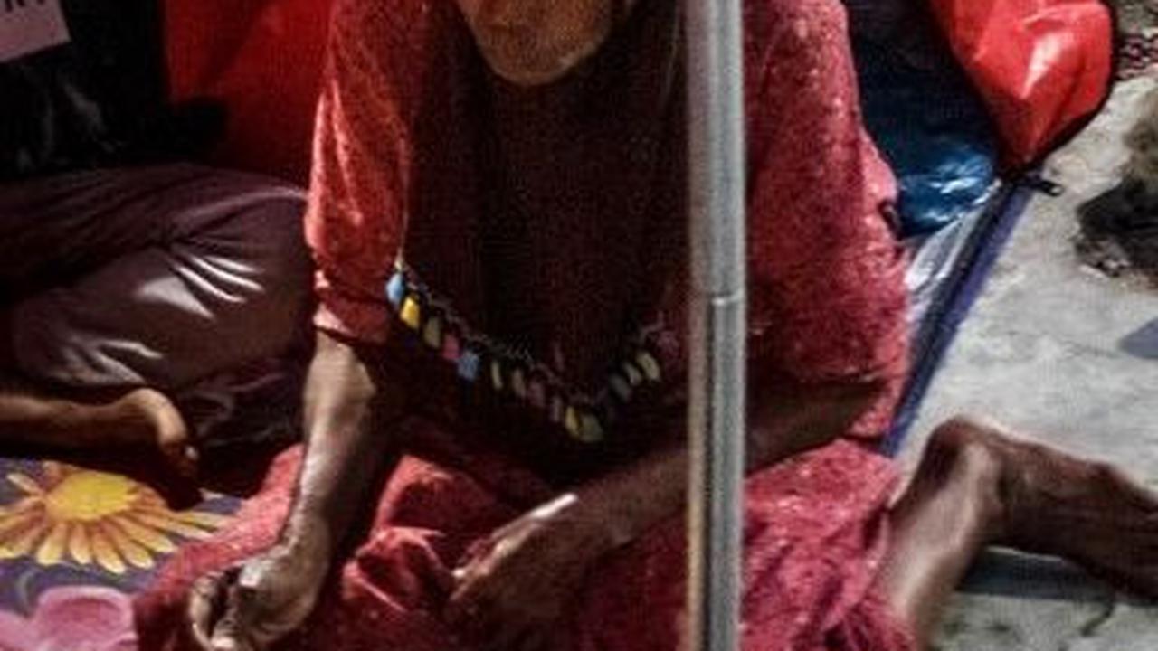 Badan Penanggulangan Bencana Daerah (BPBD) setempat mencatat sekitar 80 unit rumah yang rusak ringan hingga roboh.&nbsp;Rezan Soleh/AFP