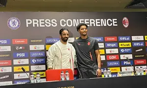 Ruben Amorim dan Koni De Winter dalam sesi konferensi pers di Stadion Utama Gelora Bung Karno, Jakarta, Jumat (8/7/2026). (Bola.com/Hery Kurniawan)