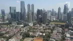 Suasana perkampungan padat penduduk di kawasan Jakarta, Kamis (30/8/2019). Kementerian Agraria dan Tata Ruang/Badan Pertanahan Nasional (ATR/BPN) menyebut 49 persen wilayah di DKI Jakarta masih tergolong kumuh. Ada 118 dari 267 kelurahan yang tergolong kumuh. (Liputan6.com/Angga Yuniar)