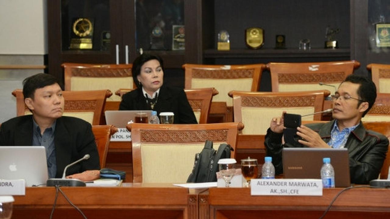 Keseriusan Capim KPK jalani uji makalah di DPR
