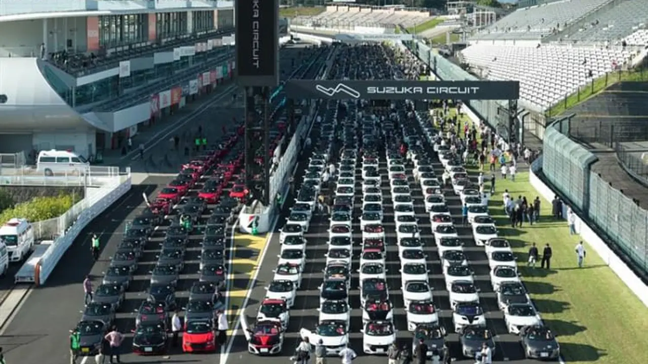 Honda S660 Berkumpul di Sirkuit Suzuka, Jepang