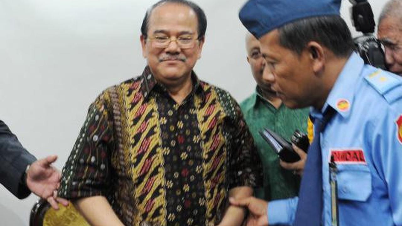 Tersangka korupsi Alquran Zulkarnaen Djabar berbicara