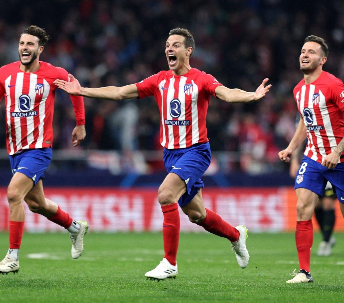 Atletico Madrid memastikan diri lolos ke babak perempat final atau 8 besar Liga Champions 2023/2024. Tim berjuluk Los Rojiblancos itu berhasil mengalahkan Inter Milan secara dramatis lewat adu penalti dalam leg kedua babak 16 besar Liga Champions di&nbsp;