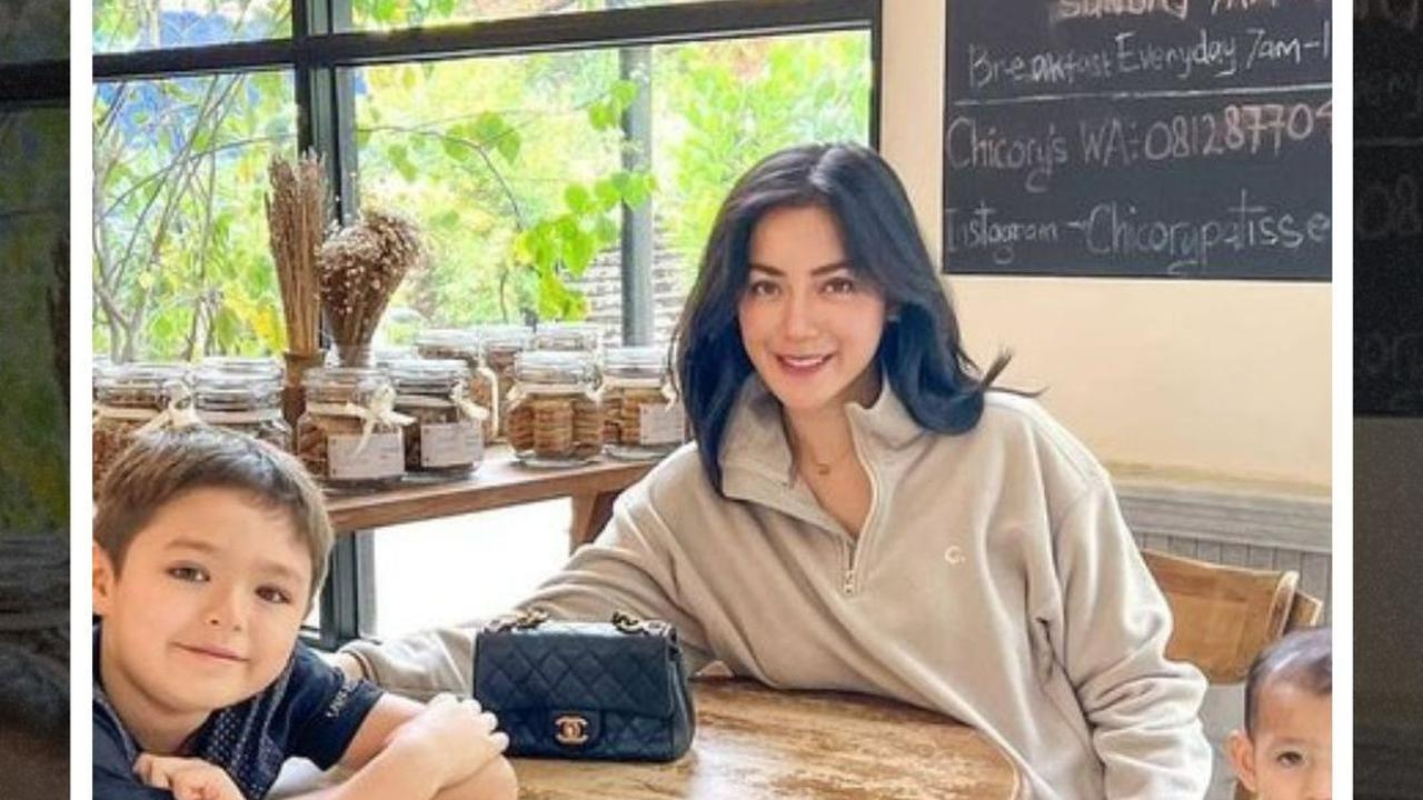 1. Jessica Iskandar