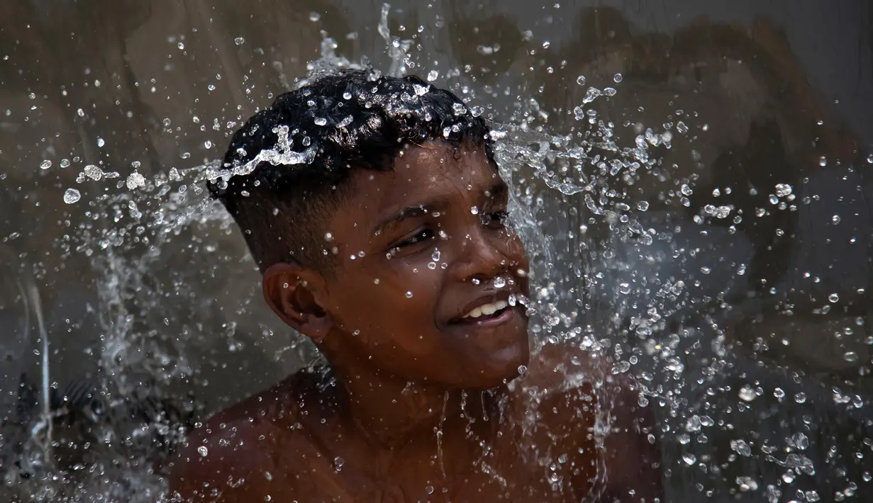 Gelombang panas kembali melanda Rio de Janeiro, Brasil, Rabu, 15 November 2023. (AP Photo/Bruna Prado)