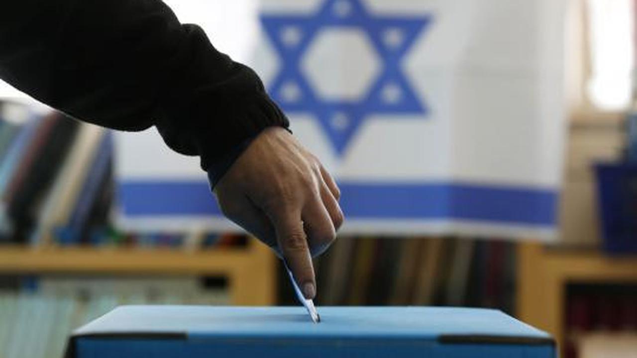 Warga Israel ke TPS pilih anggota parlemen