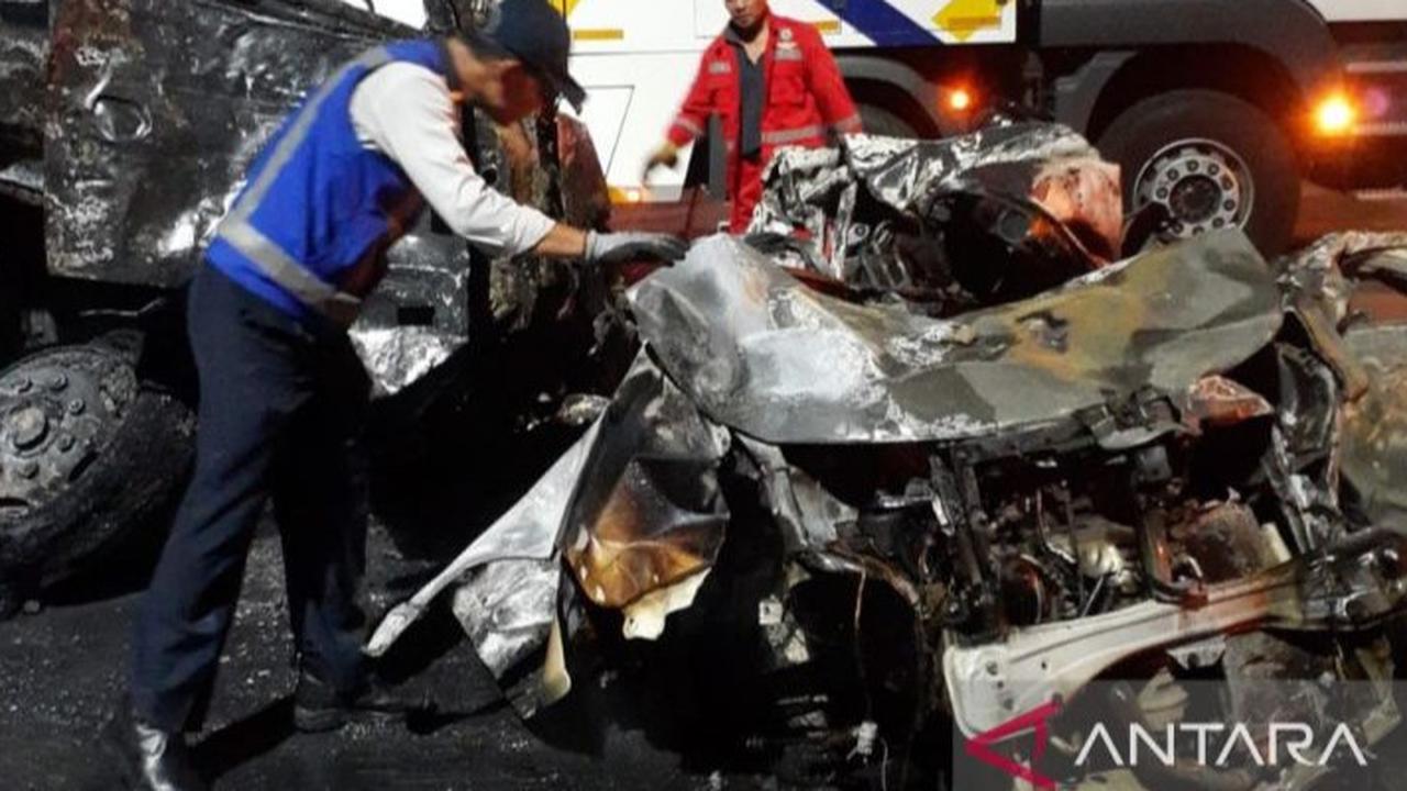 Tewaskan 8 Orang, Begini Kronologi Kecelakaan Tragis di Gerbang Tol Ciawi