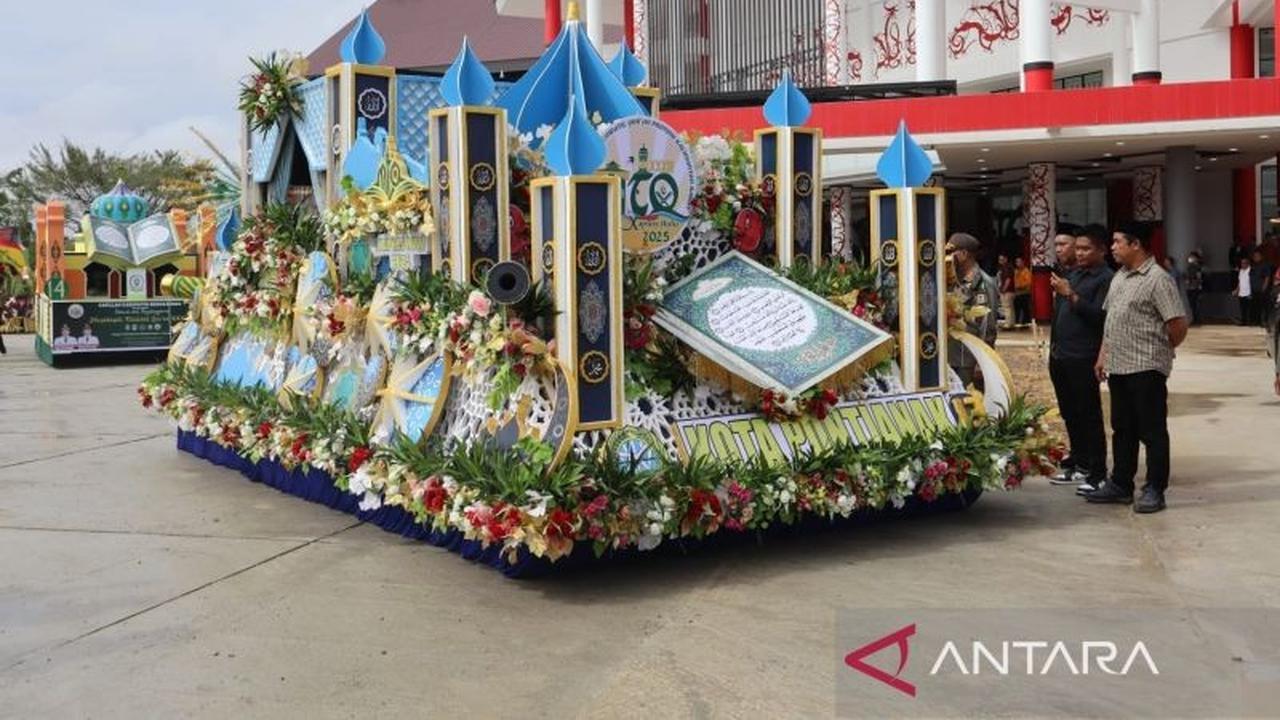 Meriahnya Pawai Ta'aruf MTQ Kalbar ke-33: 66 Peserta dan 14 Kendaraan Hias Pukau Ribuan Warga Kapuas Hulu