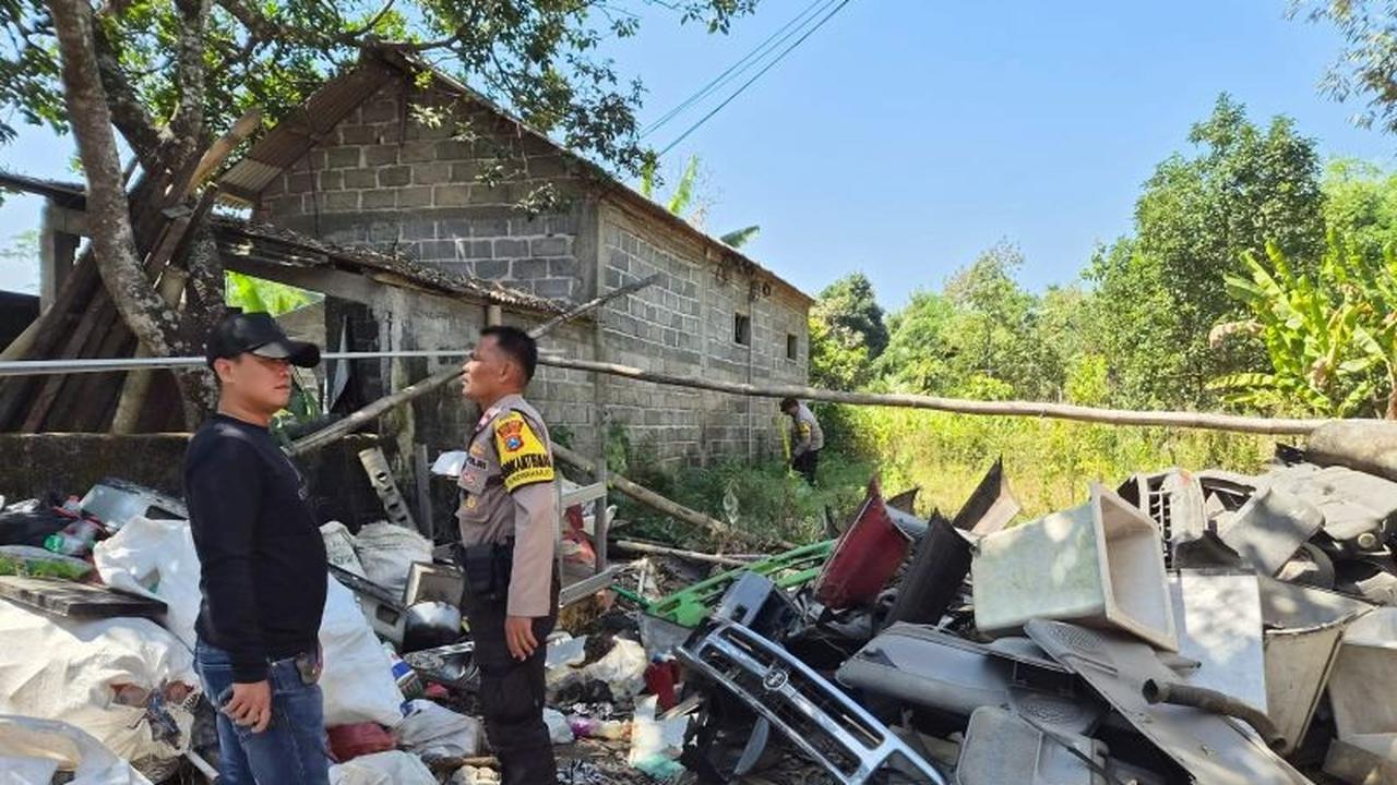 Pemusnahan Mortir Malang: Gegana Polda Jatim Amankan Gudang Rongsokan