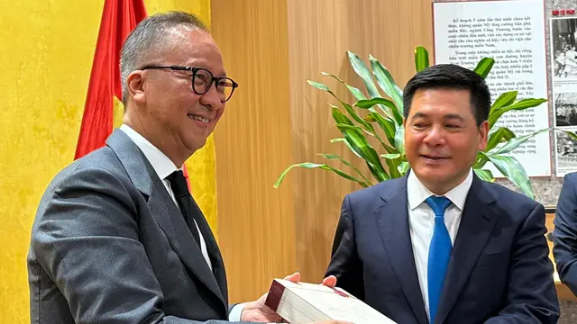 Pertemuan antara Menteri Perindustrian RI Agus Gumiwang Kartasasmita dengan Menteri Perindustrian dan Perdagangan Vietnam Nguyen Hong Dien di Hanoi, Kamis (11/1/2024).