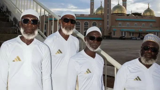Potret Gamis Adidas yang Kembali Dirilis untuk Sambut Ramadhan 2025