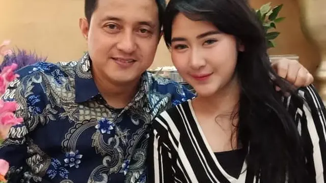 6 Potret Pebulutangkis Ricky Soebagdja dan Istri yang Terpaut 26 Tahun, Jarang Tersorot