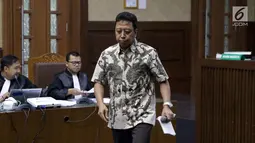 Terdakwa kasus dugaan suap jual beli jabatan di lingkungan Kemenag, M Romahurmuziy saat menjalani sidang lanjutan di Pengadilan Tipikor, Jakarta, Senin (23/9/2019). Sidang beragendakan pembacaan eksepsi yang dibacakan terdakwa dan penasehat hukum terdakwa. (Liputan6.com/Helmi Fithriansyah)