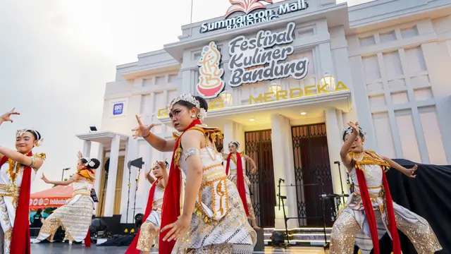 Nostalgia Kuliner Legendaris Bandung Bisa Dicicipi di Satu Tempat