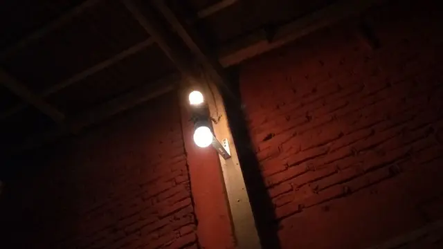 Lampu di salah satu kafe yang ada di Kota Banda Aceh, Provinsi Aceh (Liputan6.com/Rino Abonita)