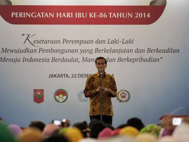 Presiden RI, Joko Widodo menghadiri puncak Peringatan Hari Ibu ke-86 di Gelanggang Olahraga Ciracas, Jakarta, Senin (22/12/2014). (Liputan6.com/Faizal Fanani)