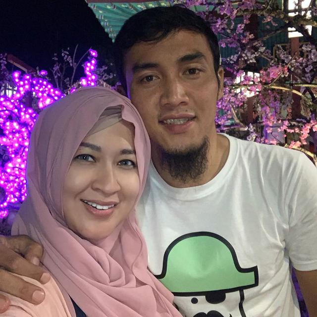 Seleb cantik yang terlibat hubungan asmara dengan pemain sepakbola tanah air