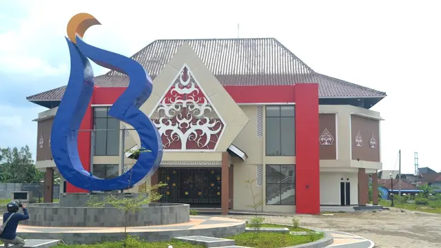 Gedung Kesenian di kompleks Taman Budaya Soeteja Purwokerto. (Foto: Liputan6.com/Muhamad Ridlo)