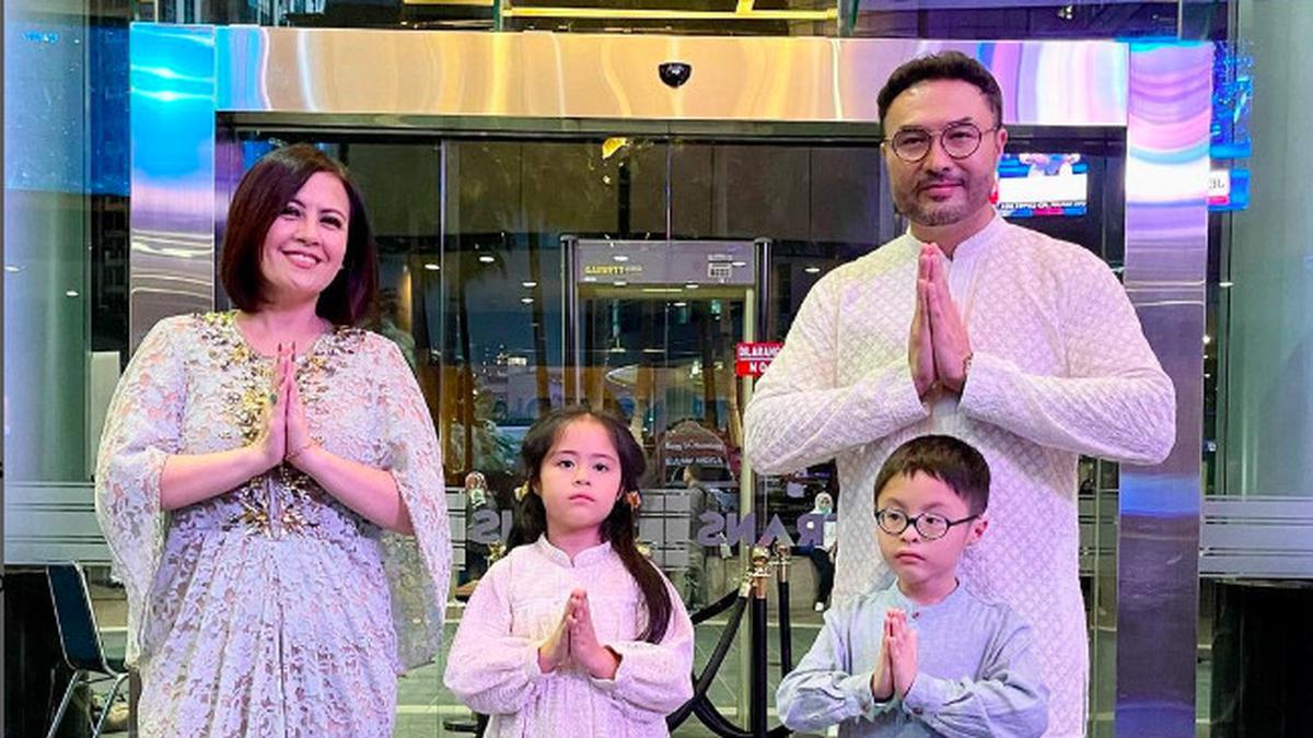 5 Potret Anak Kembar Cynthia Lamusu dan Surya Saputra, Cantik-Tampan Penuh Pesona