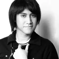 Kevin Aprilio tidak mau dicap playboy. (Fashion Stylist: Indah Wulansari, Fotografer: Adrian Putra/Bintang.com Digital Imaging: Muhammad Iqbal Nurfajri/Bintang.com)