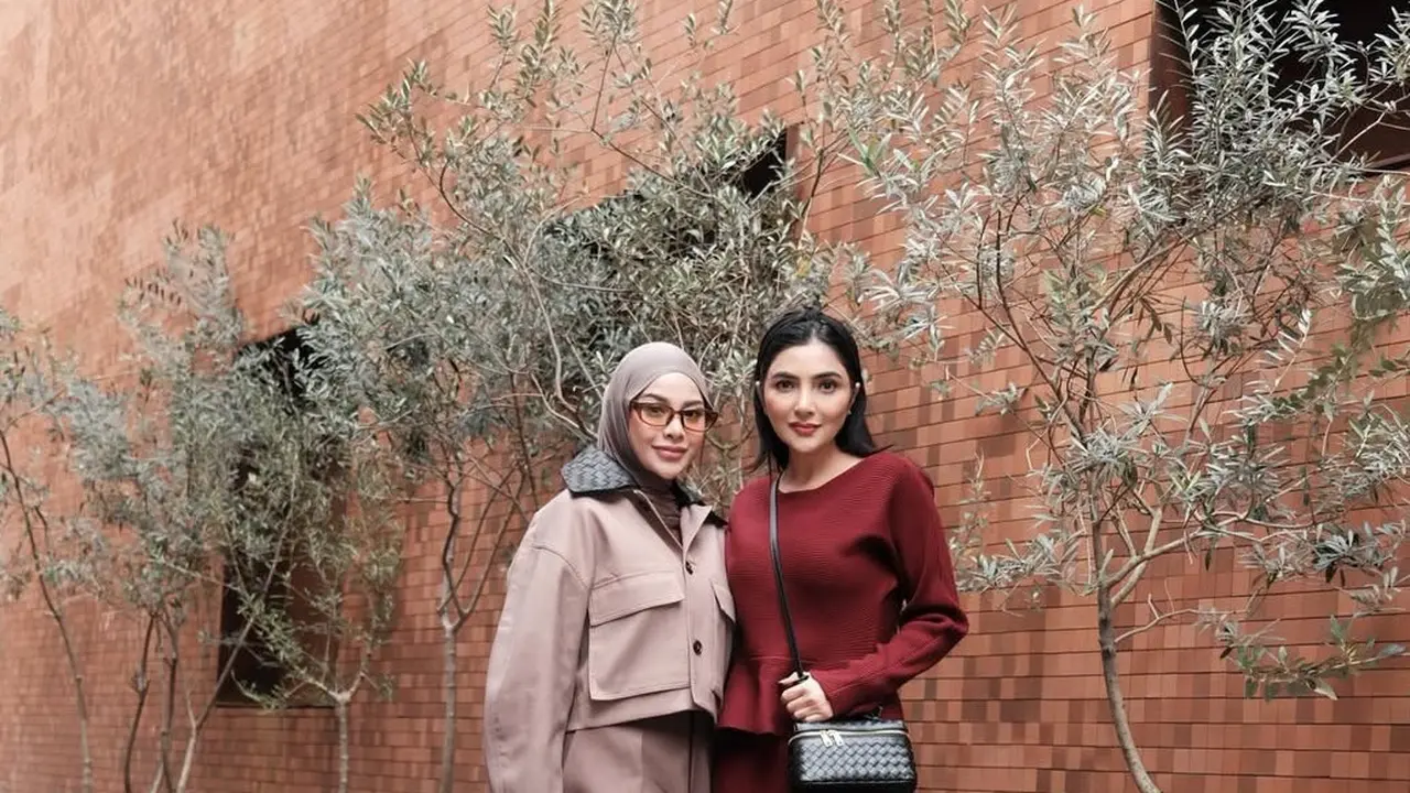 Ashanty dan Aurel Hermansyah saat Liburan Akhir Tahun di China. [@aurelie.hermansyah]