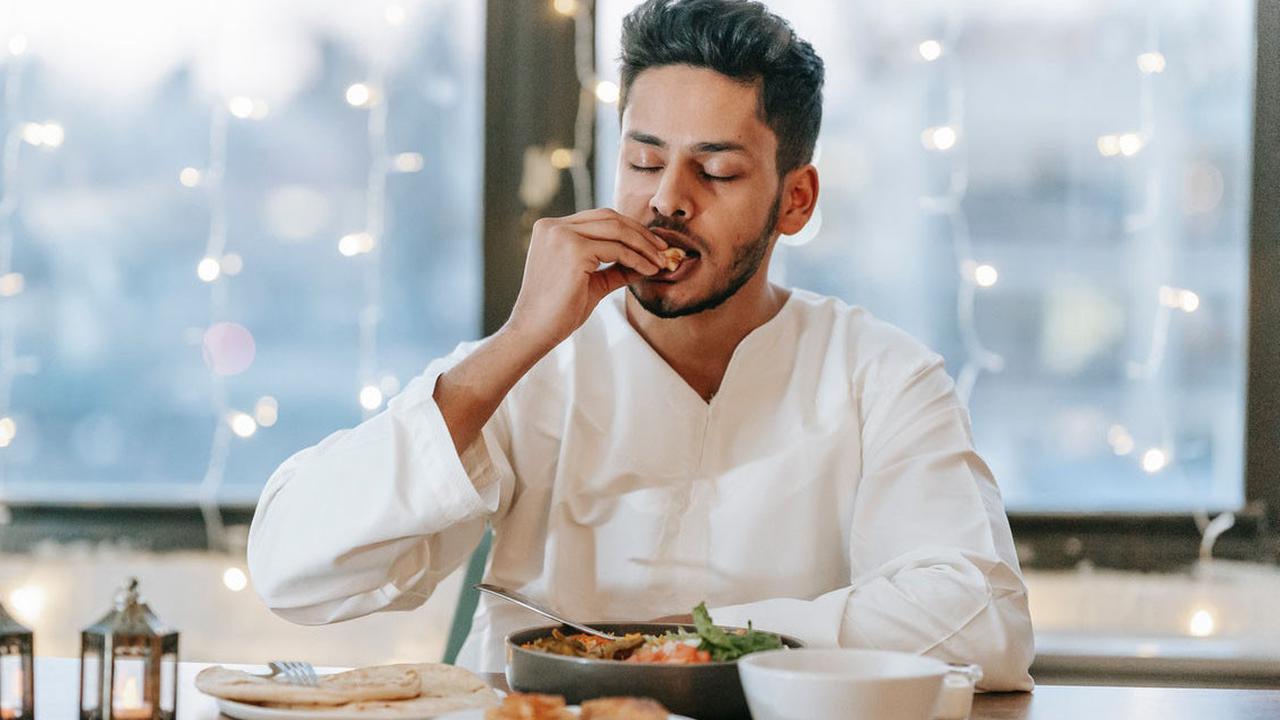 Muntah dengan Sengaja dan 8 Hal Lain yang Membatalkan Puasa Ramadan, Simak Penjelasannya!
