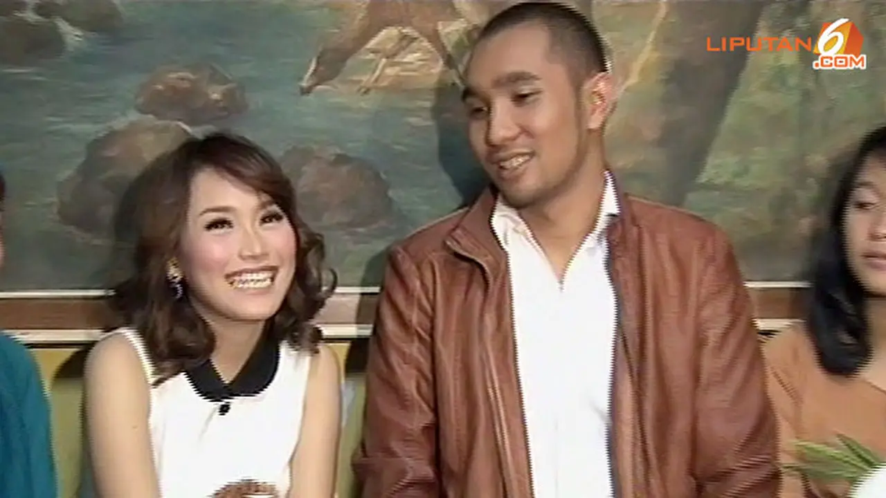 ayu-ting-ting-enji-130708b.jpg