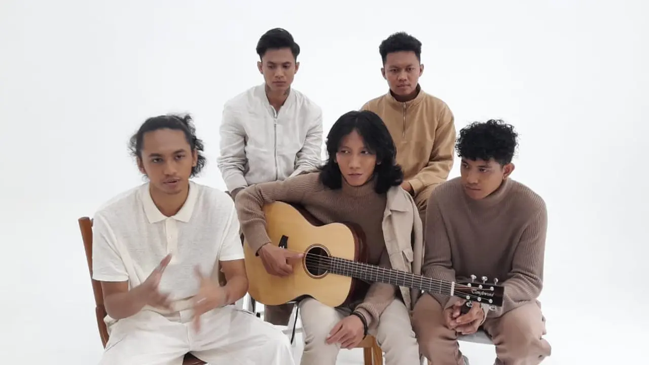 Band A2L merupakan kependekan dari All About Life