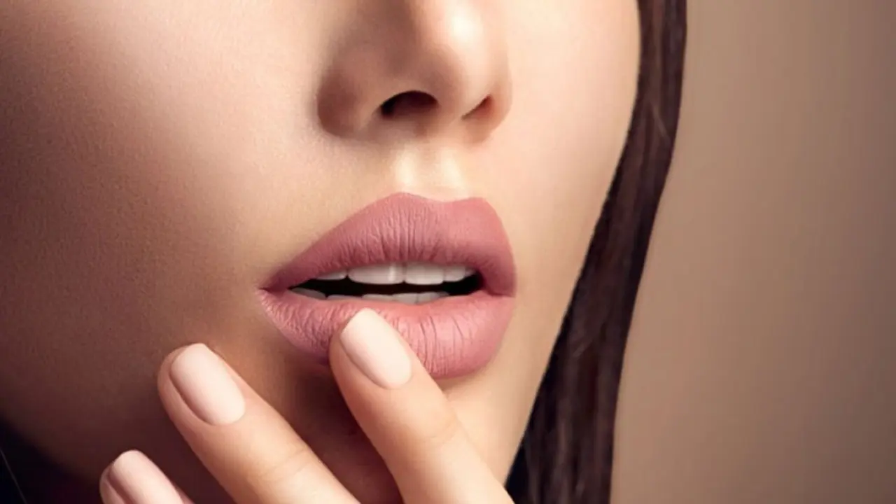 Mengapa Lipstik Nude Cocok Dipakai Semua Orang?
