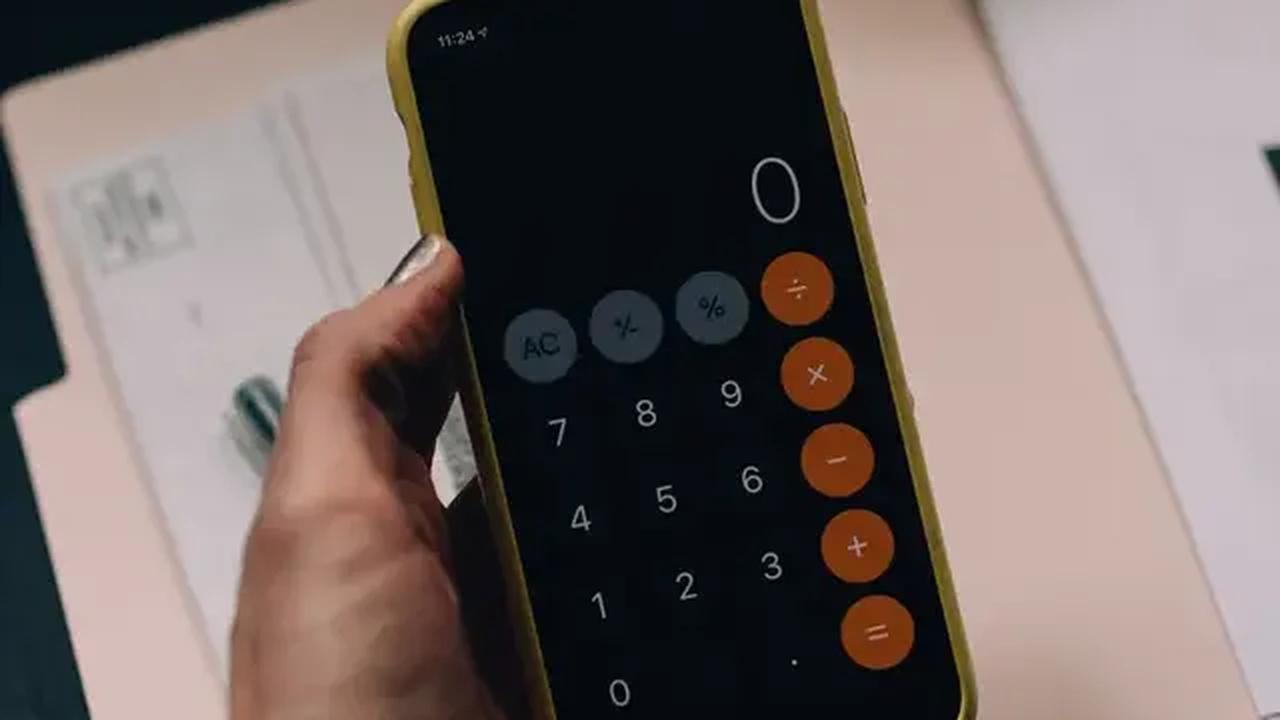 Sementara itu, gaya hidup hemat atau frugal living hanya mengacu pada pendekatan ekonomi untuk konsumsi.