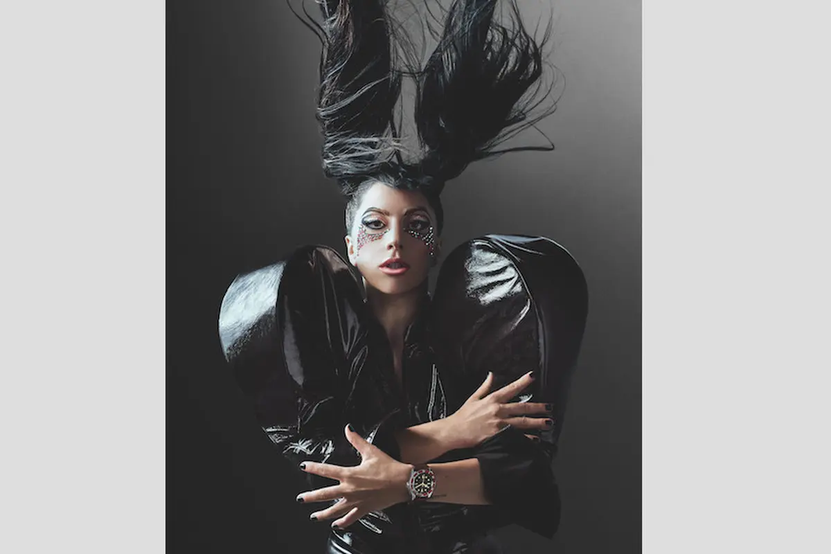 Jam Tangan ala Lady Gaga, Bagi Anda yang Mau Tampil Berani