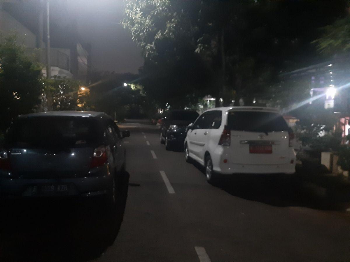 8. Sedikit menyempitkan jalan