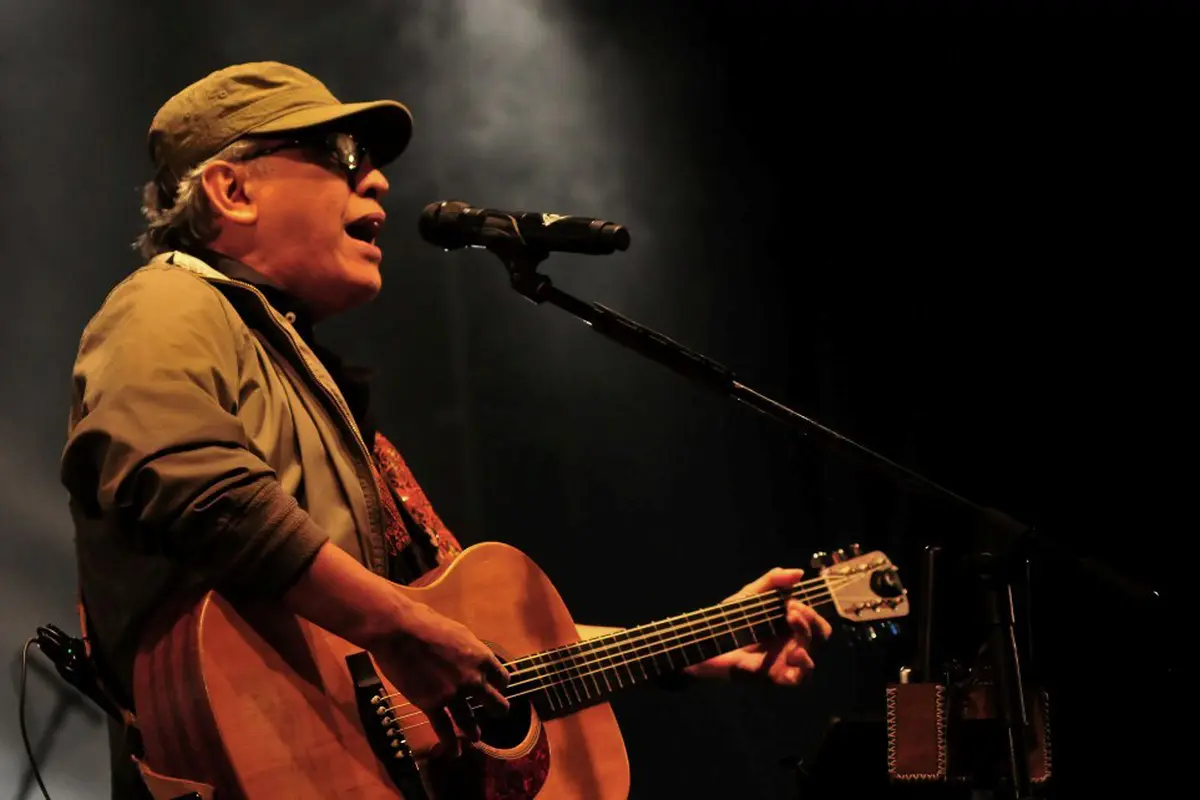 Legenda hidup musik Indonesia, Iwan Fals akan menghibur masyarakat di malam pergantian tahun.