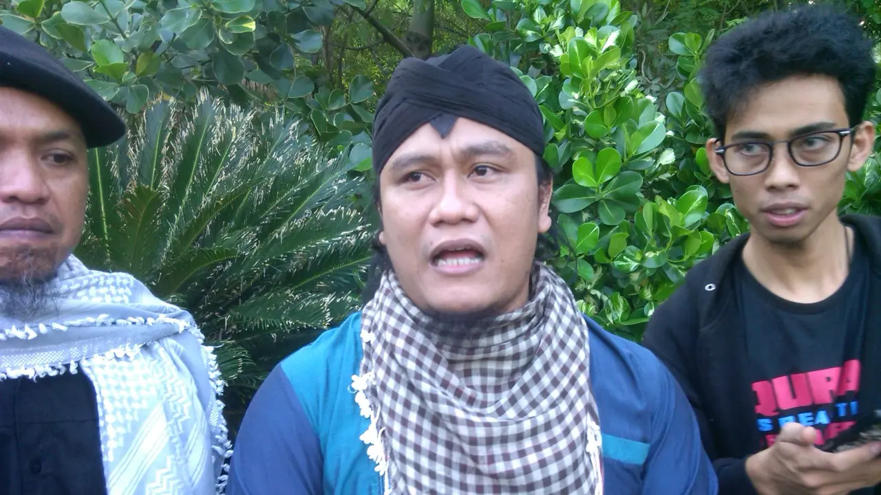20150625-Gus Miftah-Kiai-Buka Puasa