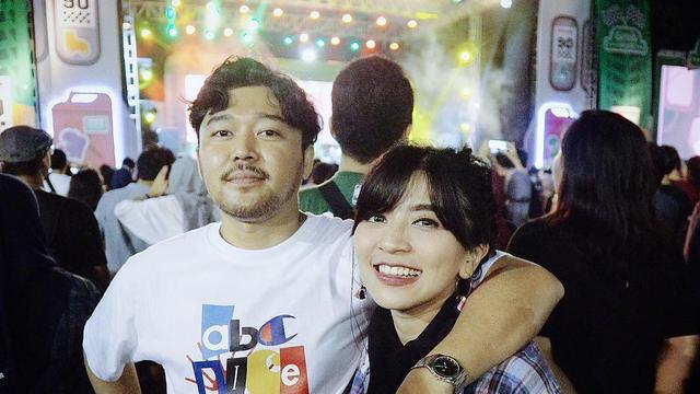 6 Potret Manis Ayu Hastari dan Suami Ini Jarang Tersorot, Sudah 6 Tahun Menikah