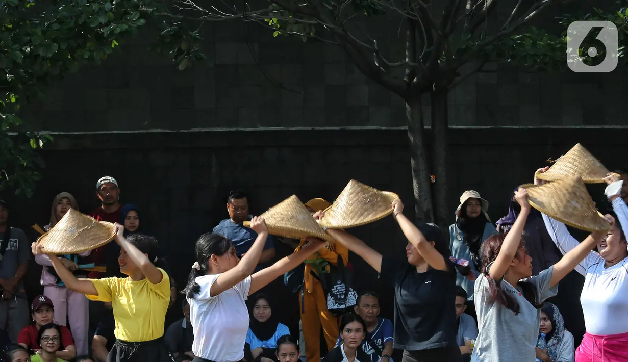 Berbeda dengan CFD sebelumnya, kali ini tampak lebih ramai karena terdapat sejumlah komunitas yang melakukan beragam campaign. (Liputan6.com/Angga Yuniar)
