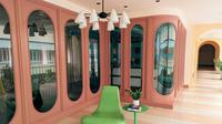 Desain interior pink dan hijau. (dok. Unsplash.com/note thanun)