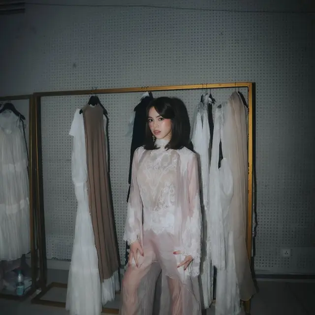 Kenang Barli Asmara, Wulan Guritno, Shalom Razade, dan London Abigail Tampil Kompak dalam Gaun Pastel