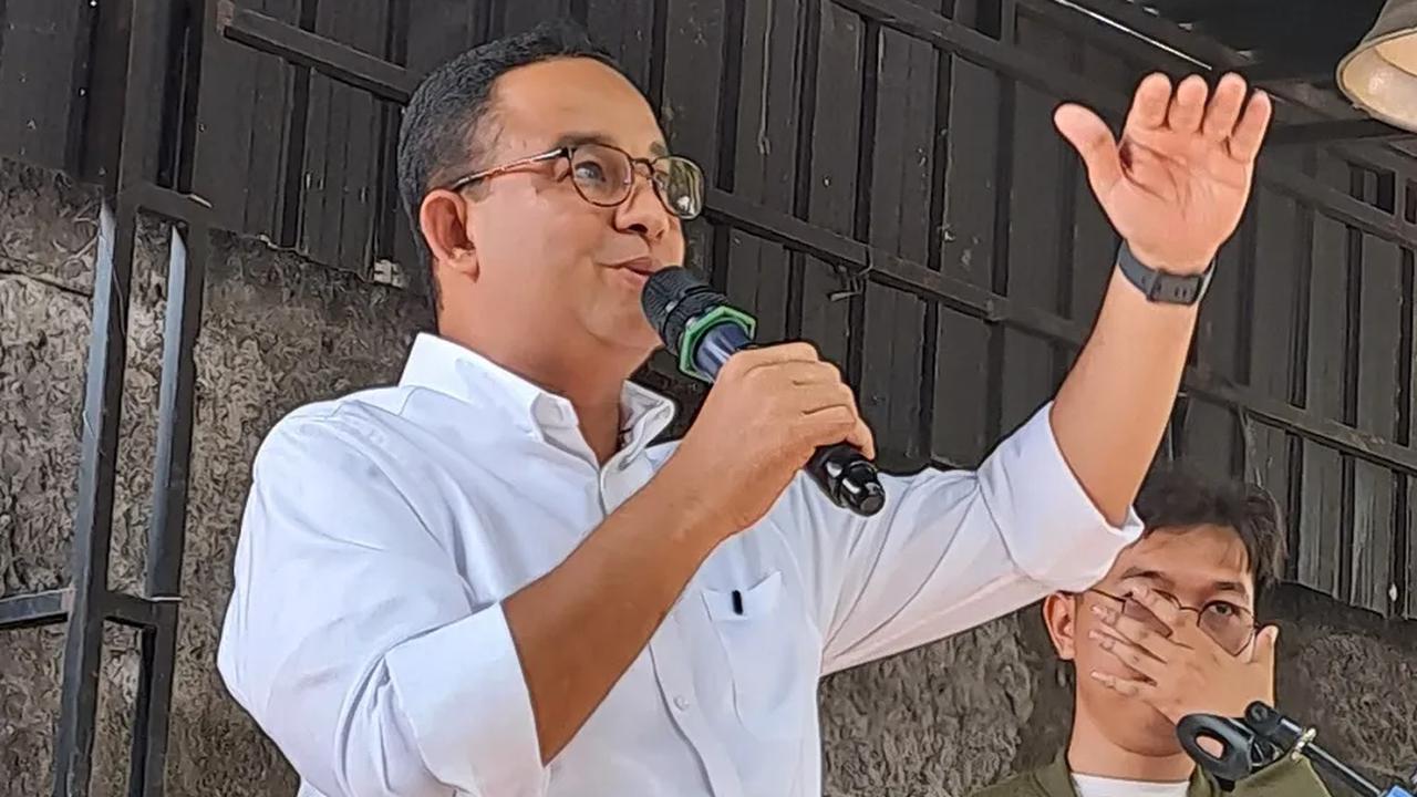 Saat itu Anies mahasiswa bersama mahasiswa lainnya demonstrasi menolak SDSB.<br>