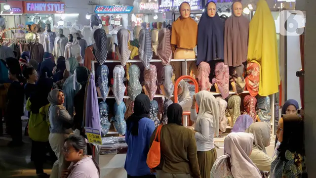 Pasar Tanah Abang Ramai Dikunjungi Warga