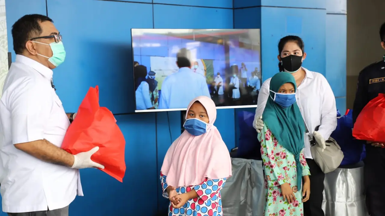 Kadin dan KKP Salurkan 2.000 Paket Bantuan untuk Nelayan Muara Baru.