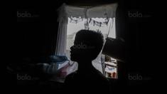 Siluet dari Ilham Lestaluhu, salah satu pesepak bola berbakat dari Kampung Tulehu, sebuah negeri yang banyak melahirkan pesepak bola nasional. (Bola.com/Vitalis Yogi Trisna)