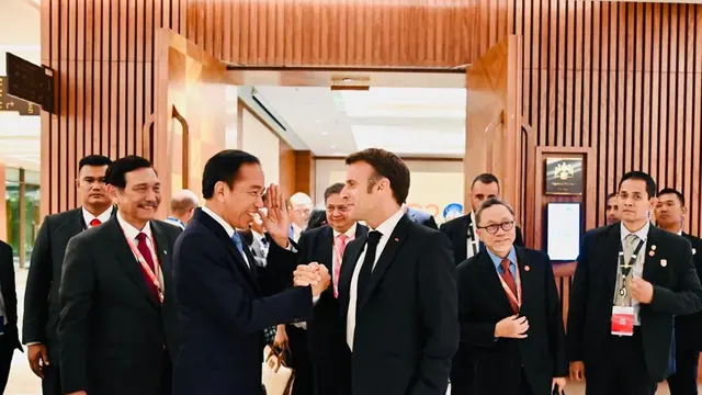 Presiden Joko Widodo (Jokowi) menggelar pertemuan bilateral dengan Presiden Republik Prancis Emmanuel Macron yang digelar di Bharat Mandapam, IECC, Pragati Maidan, New Delhi, India, pada Sabtu, 9 September 2023.