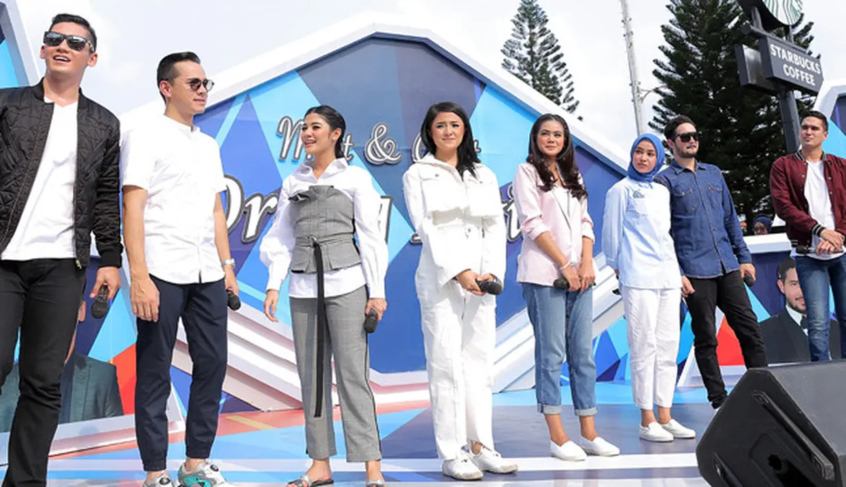 Naysilla, sebagai pemeran Afifah pun mengatakan bahwa acara tersebut sangat lah seru. Ia tak menyangka jika acaranya berlangsung di pinggir jalan hingga bikin macet. Namun, ia menuturkan rasa terimakasihnya. (Deki Prayoga/Bintang.com)