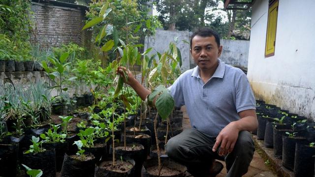 Tasemat, Anak Pesantren Pendekar Kaki Gunung Kawi
